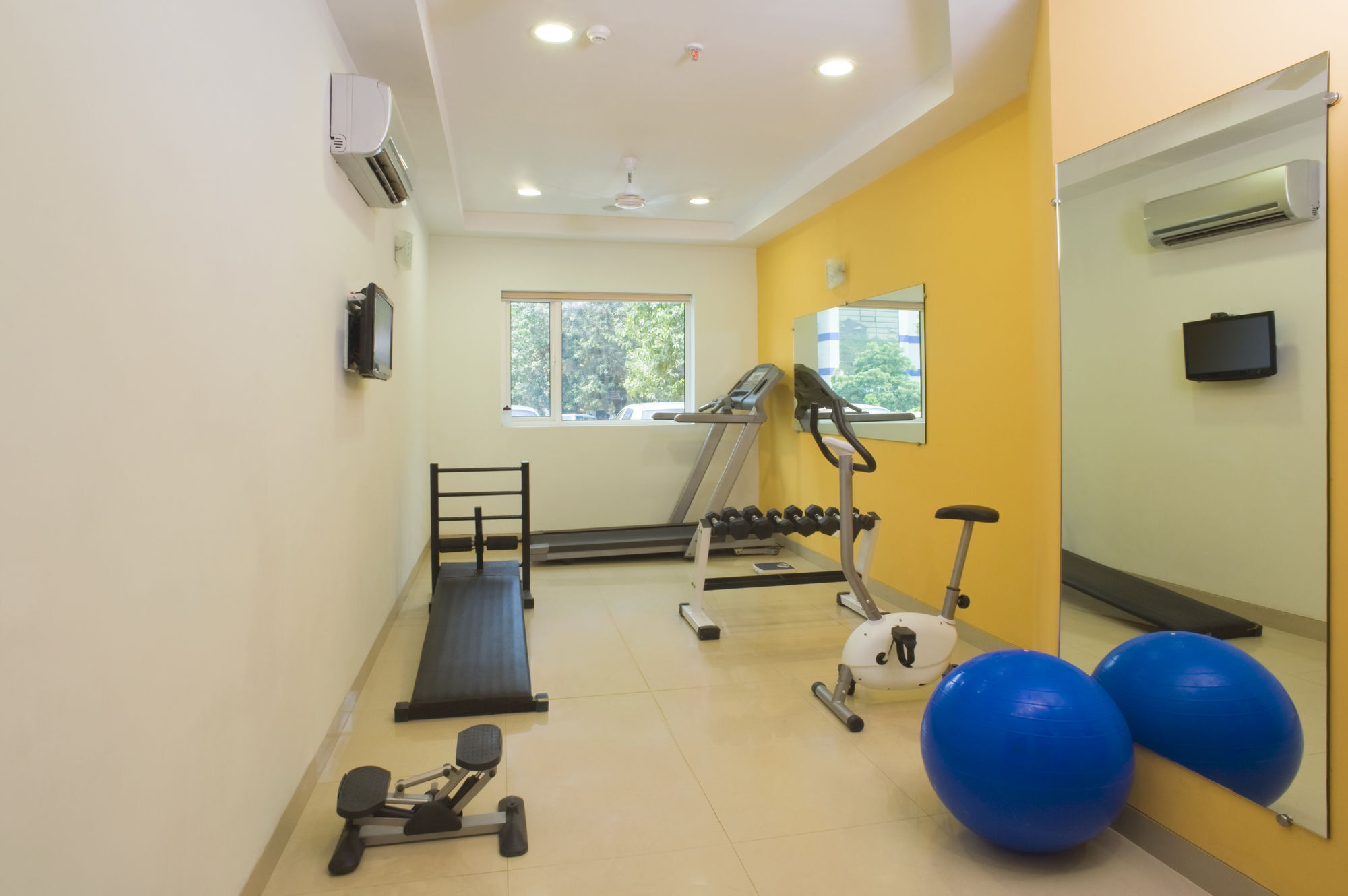 Agartala Hotel Kültér fotó